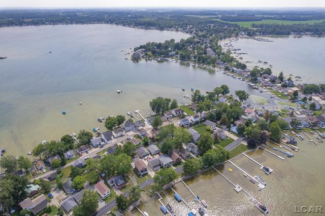 10950 W Ferndale Drive, Manitou Beach, MI 49253