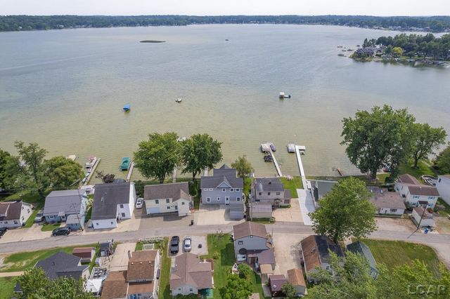 10950 W Ferndale Drive, Manitou Beach, MI 49253