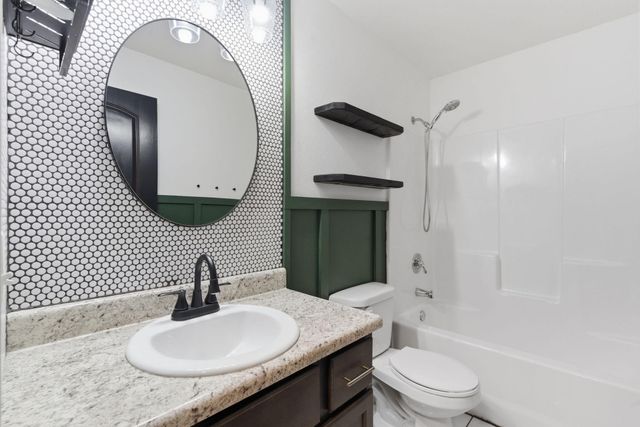 288 W Picardy Street, Republic, MO 65738