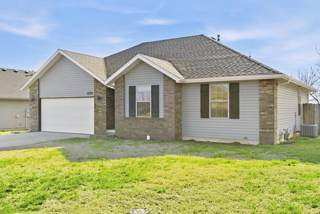 288 W Picardy Street, Republic, MO 65738