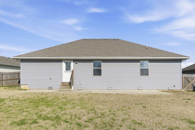 288 W Picardy Street, Republic, MO 65738