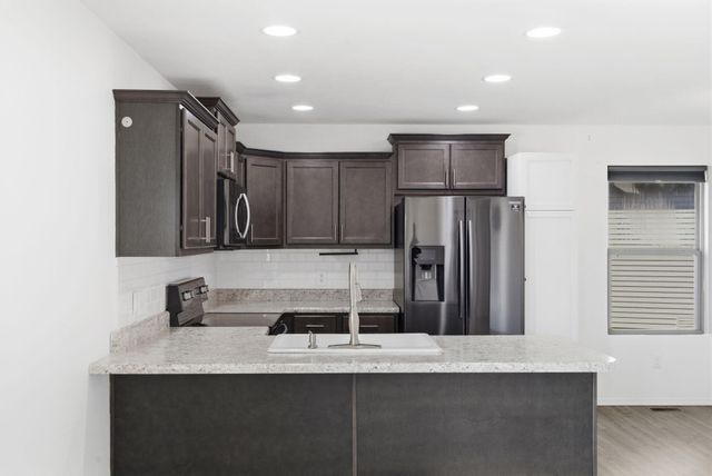 288 W Picardy Street, Republic, MO 65738