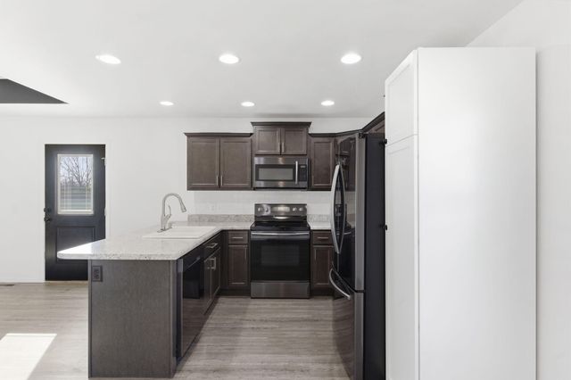 288 W Picardy Street, Republic, MO 65738