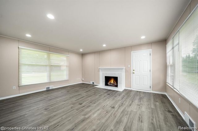 4912 S Clunbury Road, West Bloomfield, MI 48322