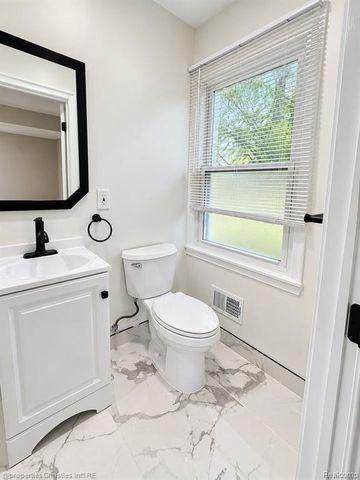 4912 S Clunbury Road, West Bloomfield, MI 48322