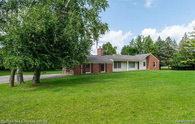 4912 S Clunbury Road, West Bloomfield, MI 48322