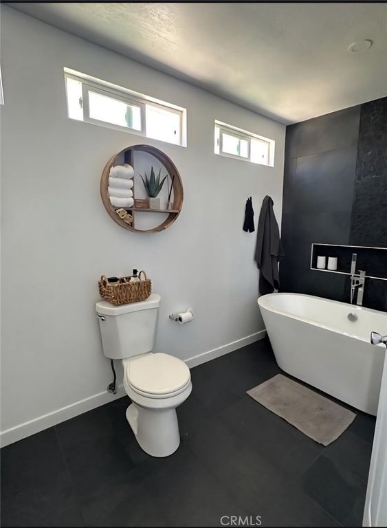 Image 13 of property listing at 2053 W 75th, Los Angeles, CA 90047