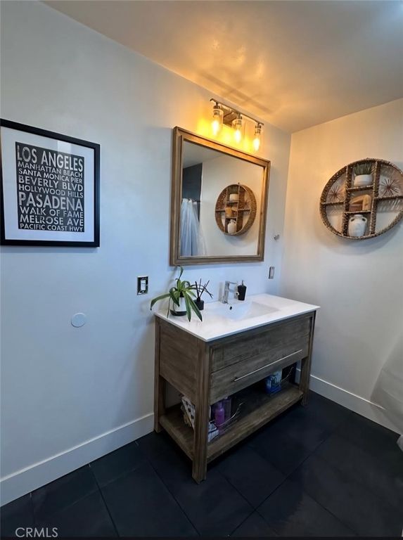 Image 16 of property listing at 2053 W 75th, Los Angeles, CA 90047