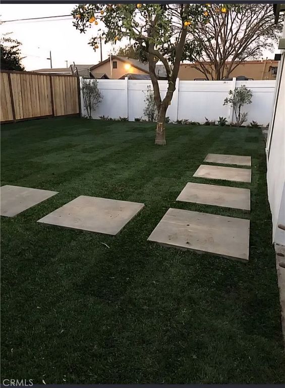 Image 22 of property listing at 2053 W 75th, Los Angeles, CA 90047