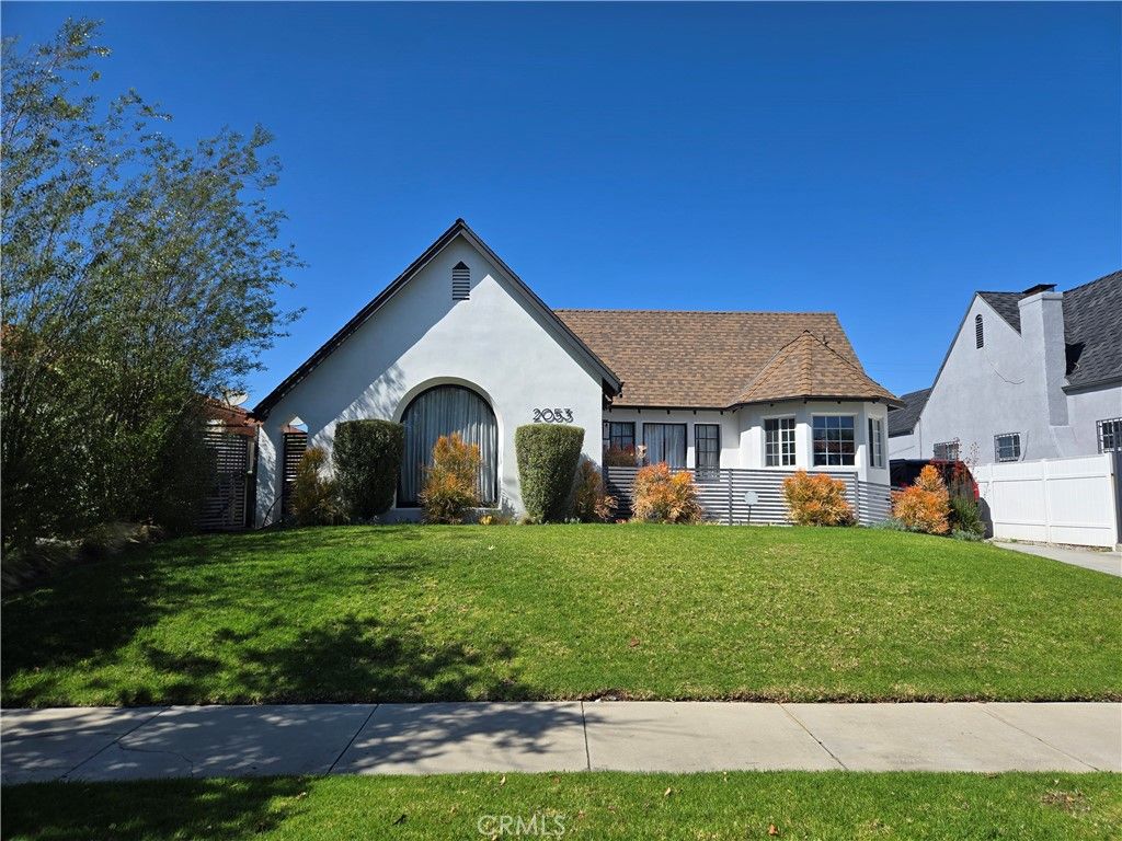 Image 3 of property listing at 2053 W 75th, Los Angeles, CA 90047