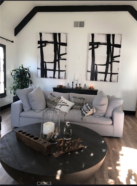 Image 8 of property listing at 2053 W 75th, Los Angeles, CA 90047