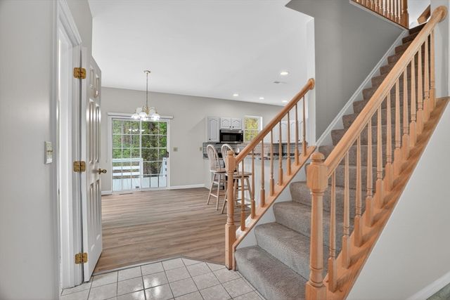 9 Grover Ln, Foxboro, MA 02035
