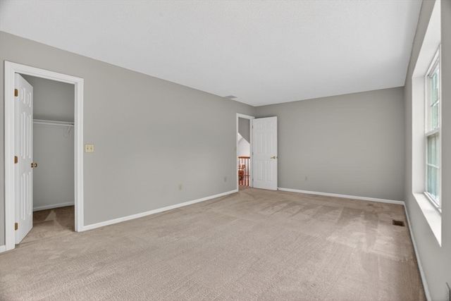 9 Grover Ln, Foxboro, MA 02035