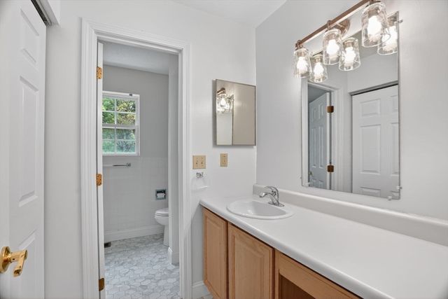9 Grover Ln, Foxboro, MA 02035