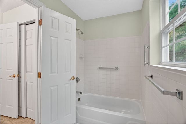 9 Grover Ln, Foxboro, MA 02035