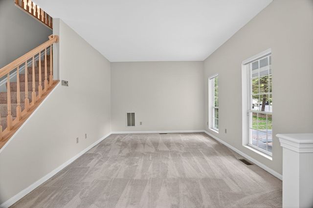 9 Grover Ln, Foxboro, MA 02035