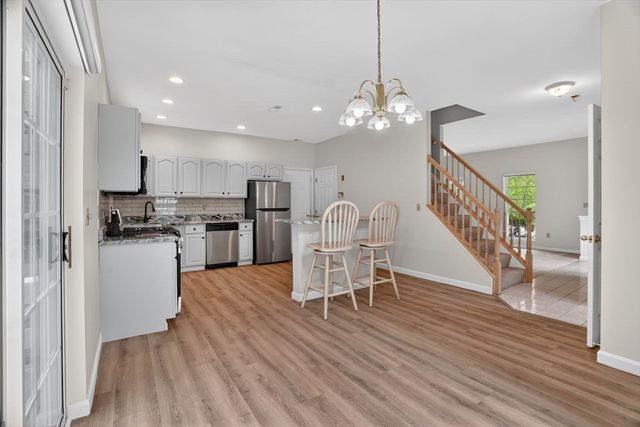 9 Grover Ln, Foxboro, MA 02035