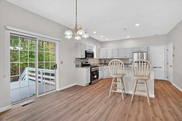 9 Grover Ln, Foxboro, MA 02035