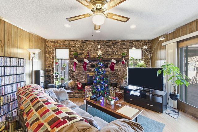 1345 E Woodgate Street, Springfield, MO 65804