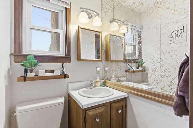 1345 E Woodgate Street, Springfield, MO 65804