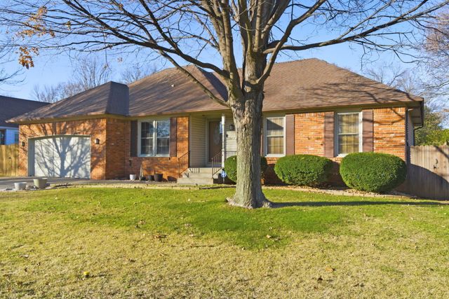 1345 E Woodgate Street, Springfield, MO 65804