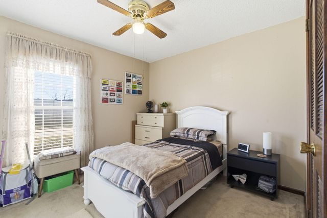 1345 E Woodgate Street, Springfield, MO 65804