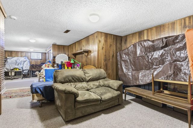 1345 E Woodgate Street, Springfield, MO 65804