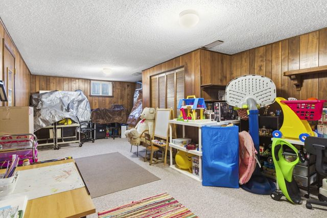 1345 E Woodgate Street, Springfield, MO 65804