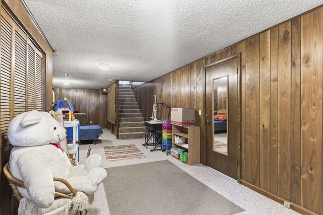 1345 E Woodgate Street, Springfield, MO 65804