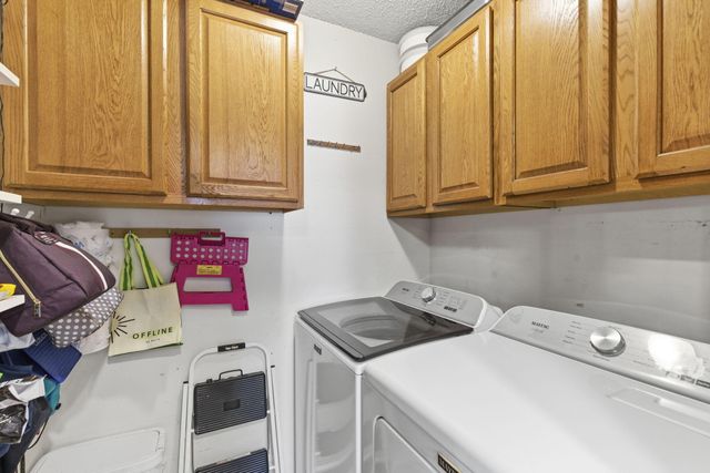 1345 E Woodgate Street, Springfield, MO 65804