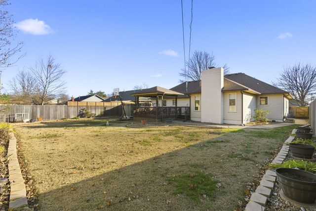 1345 E Woodgate Street, Springfield, MO 65804