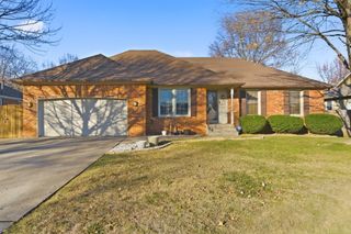 1345 E Woodgate Street, Springfield, MO 65804