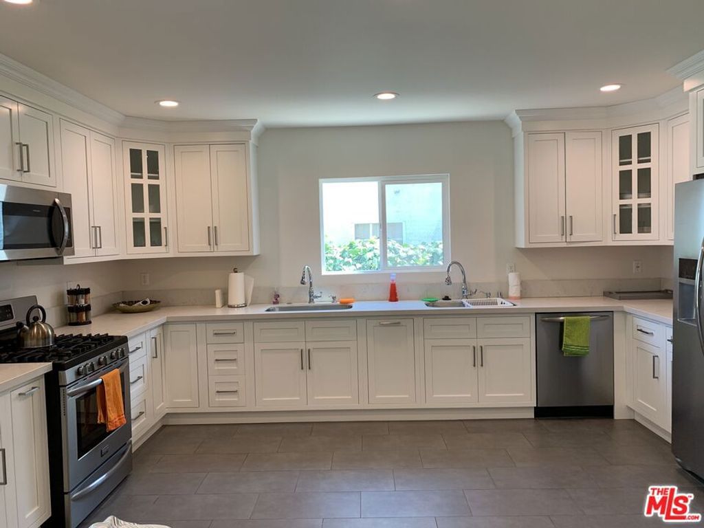 1123 S CLARK Drive, Los Angeles, CA 90035