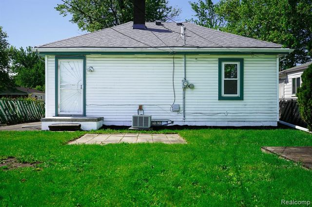 29114 Richard Street, Westland, MI 48186