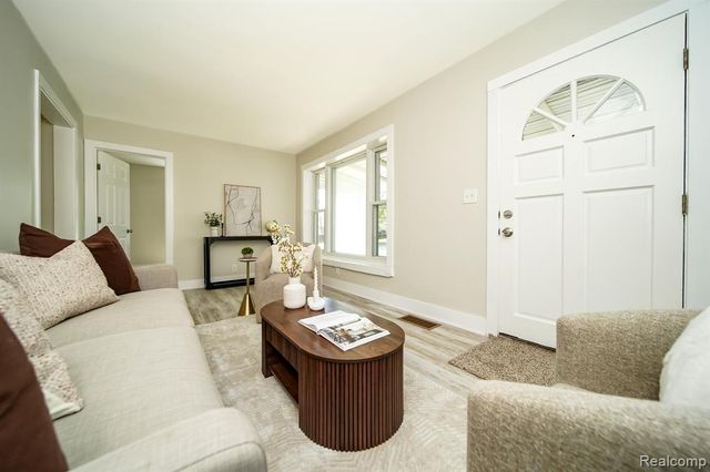 29114 Richard Street, Westland, MI 48186