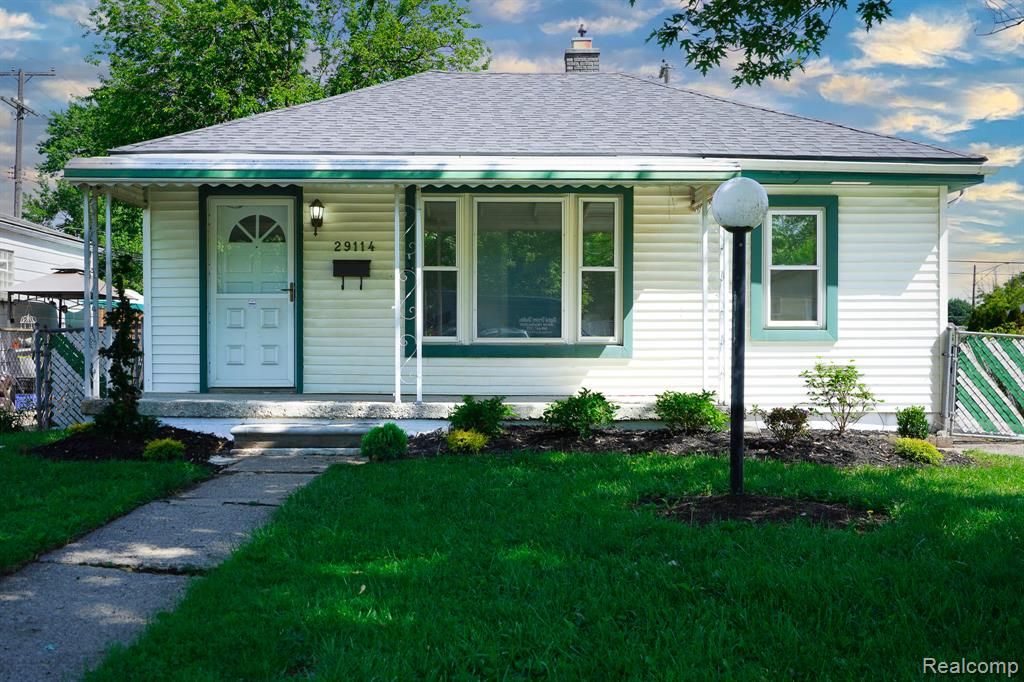 29114 Richard Street, Westland, MI 48186