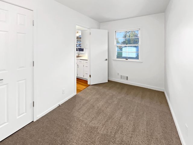 8610 31st Avenue N, Crystal, MN 55427