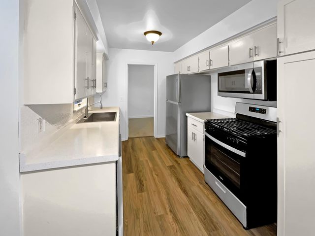 8610 31st Avenue N, Crystal, MN 55427