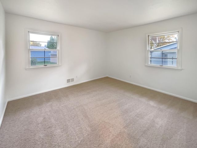 8610 31st Avenue N, Crystal, MN 55427