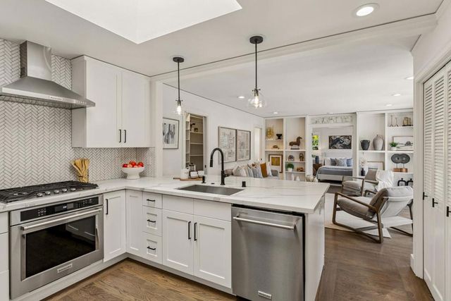 1241 Edinburgh Street, San Mateo, CA 94402