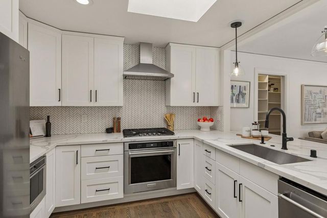 1241 Edinburgh Street, San Mateo, CA 94402