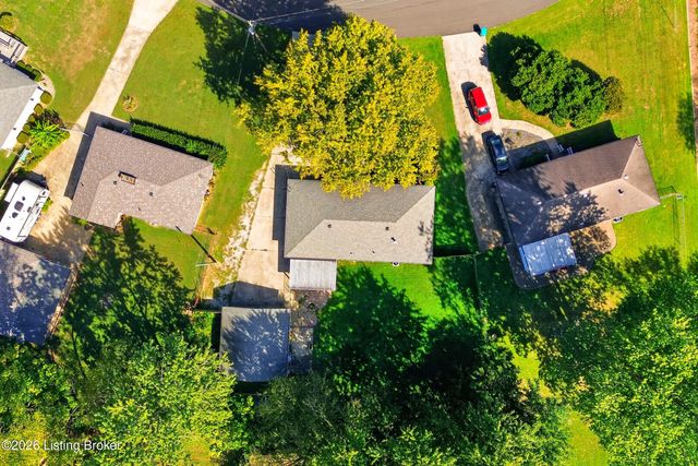 1906 Lampter St, Louisville, KY 40216