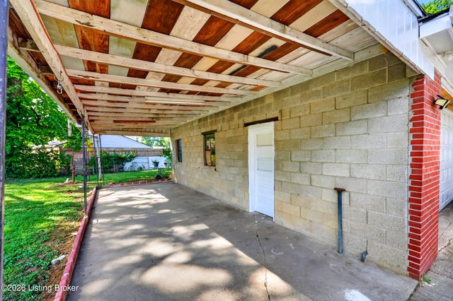 1906 Lampter St, Louisville, KY 40216