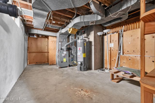 1906 Lampter St, Louisville, KY 40216