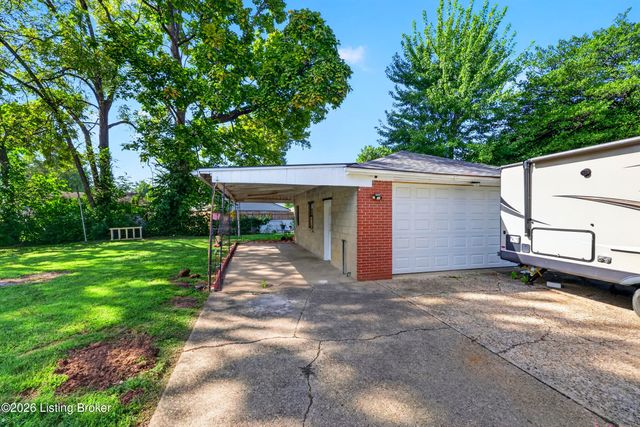 1906 Lampter St, Louisville, KY 40216