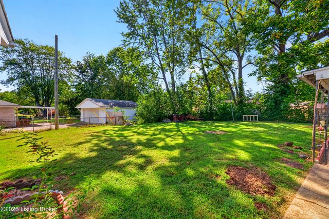 1906 Lampter St, Louisville, KY 40216
