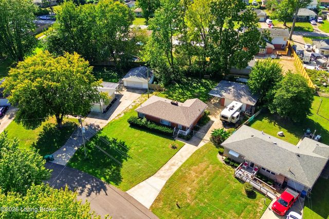 1906 Lampter St, Louisville, KY 40216