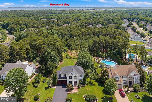 5 JON DR, Barnegat, NJ 08005