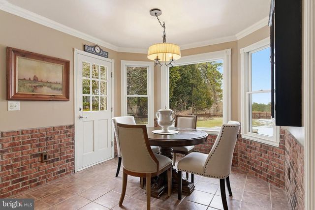 5 JON DR, Barnegat, NJ 08005