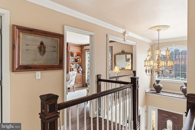 5 JON DR, Barnegat, NJ 08005